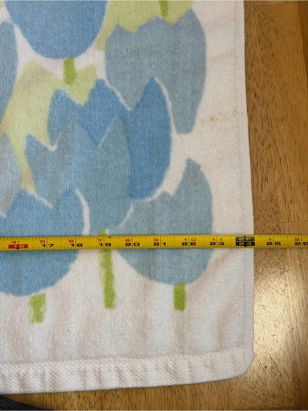 Vintage Vera Collection by Burlington Tulips Floral Bath Towel 49